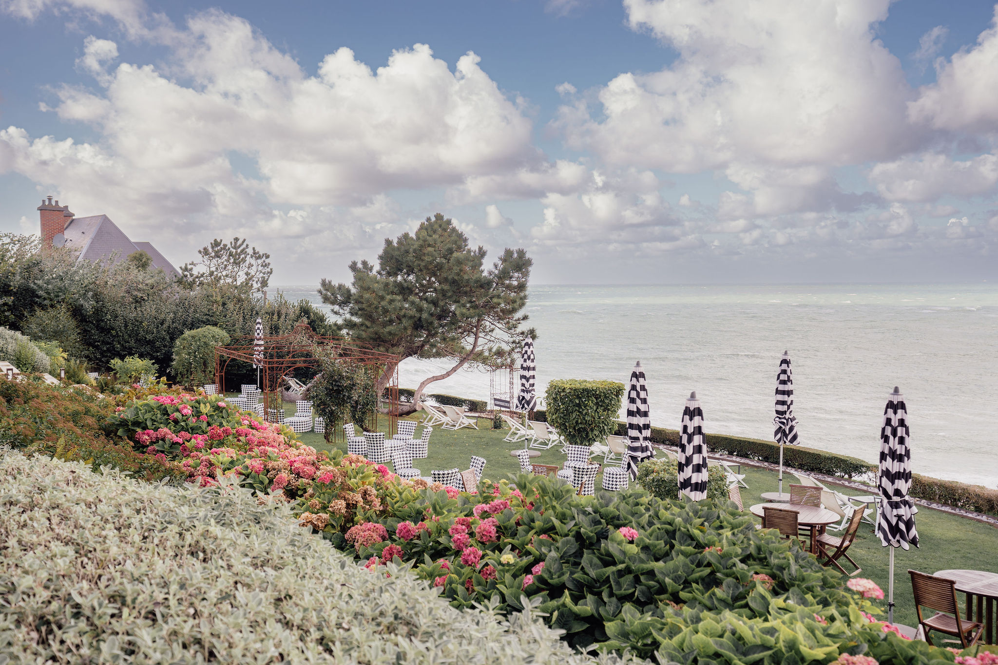 Photo - Bar and Terrace 10CB13A6 771F 4B1A A963 78CECC397882 10CB13A6 771F 4B1A A963 78CECC397882
